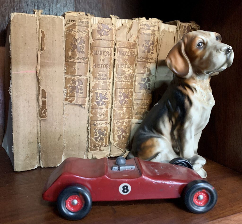 category Books & Bookends - Art Dogs Props