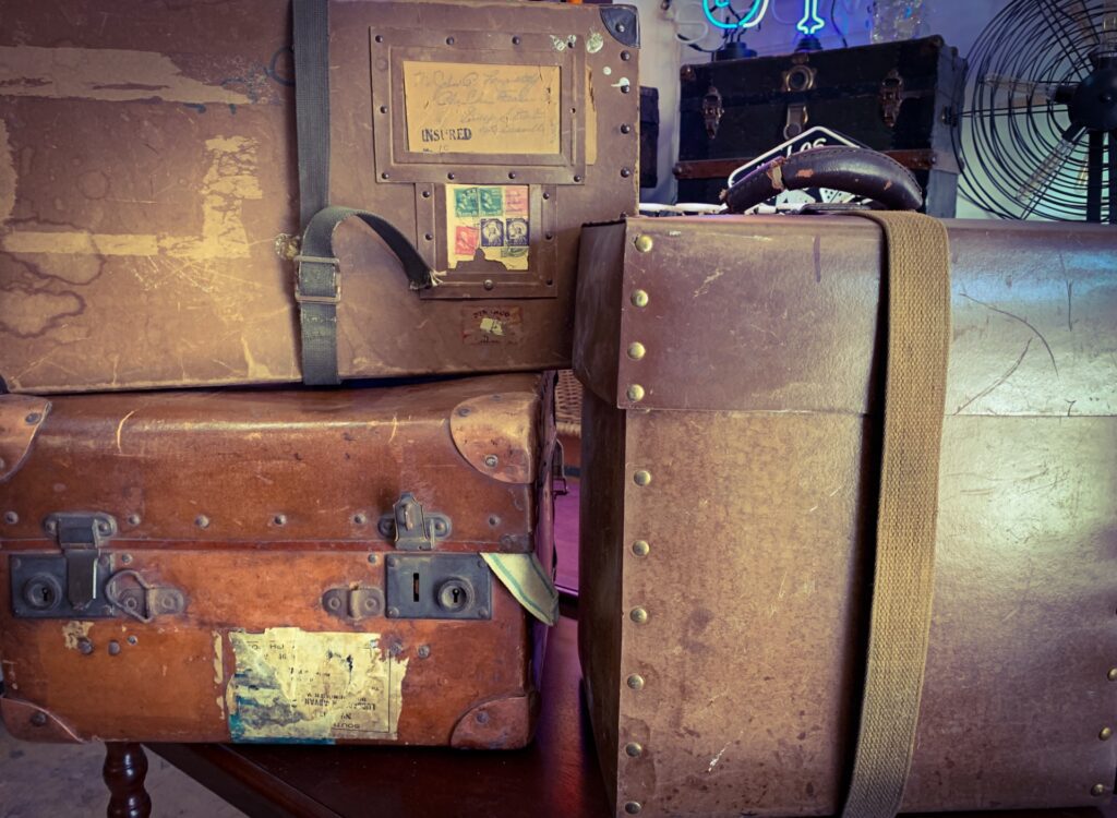category Luggage Bags Trunks - Art Dogs Props